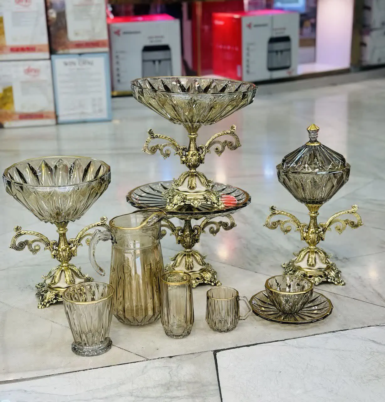 سرویس پذیرایی مدنا لب طلایی