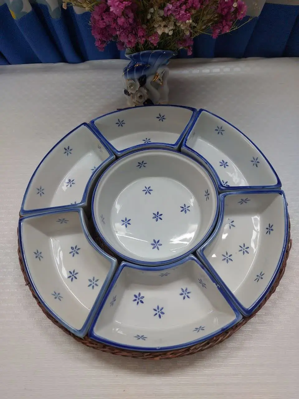 اردو خوری گرد و زیبا همراه سبد